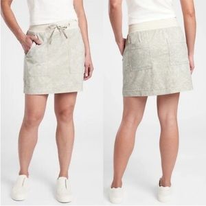 Athleta Chelsea Printed Cargo Skort Size 12
